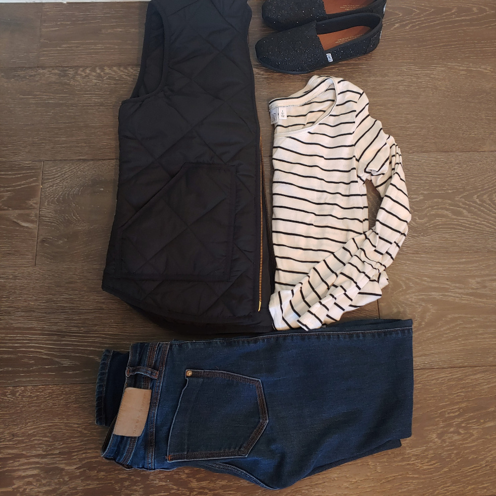 Zara Ankle Zip Skinny Jeans (size 4)